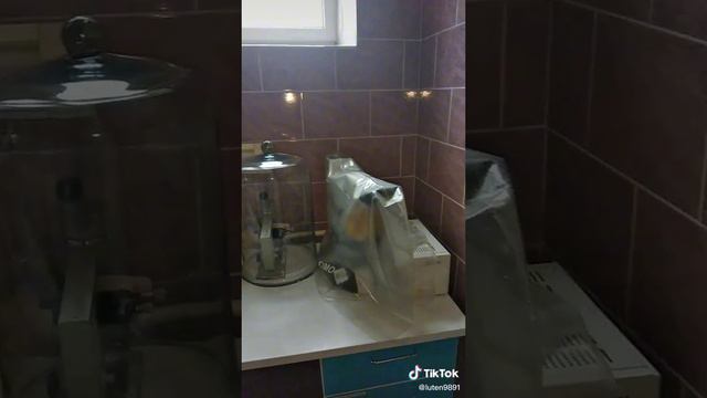 Бактериологический и пищевой отделы ветеринарной лаборатории.