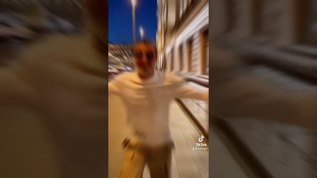 Кто придумал, что тебя я не люблю...?