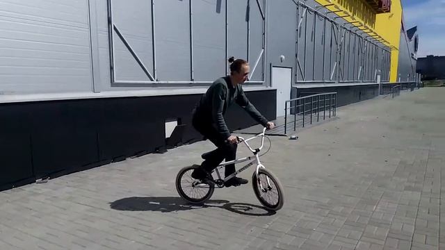 Начинающий на bmx