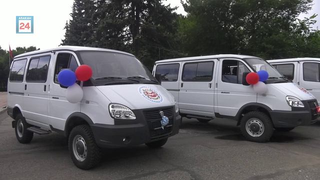 Новые автомобили вручили 12 многодетным семьям Хакасии. Вручила ценный подарок Мария Львова-Белова