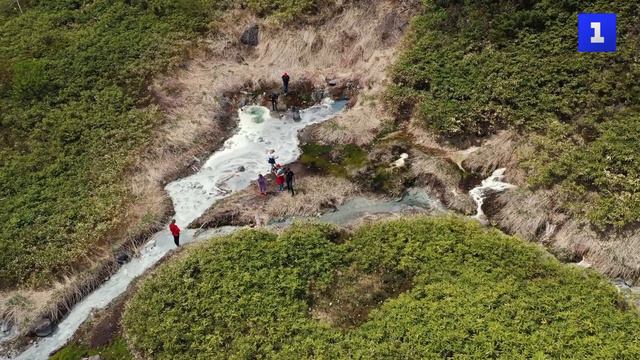 «Кипящая» река в Курильске круглый год притягивает туристов