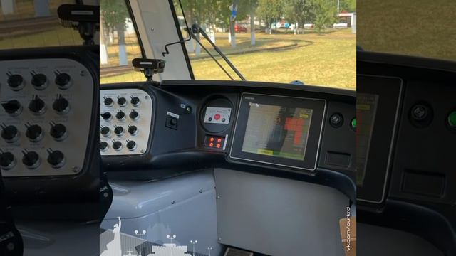 💬 В этом году Краснодар примет 40 новых трамваев. Первый уже на месте.