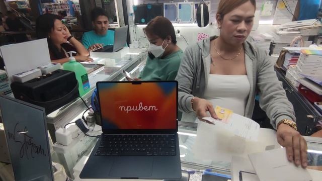 Episode #80: Unboxing Macbook Air (M2) at JMS Store Ph Theatre Mall Greenhills