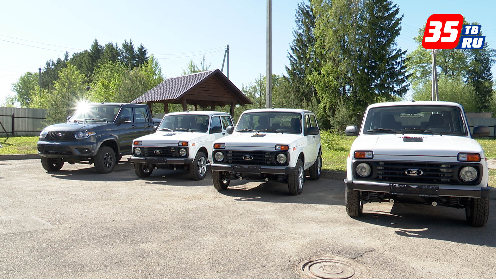 Сразу четыре служебных внедорожника передали ветеринарам Вологодской области