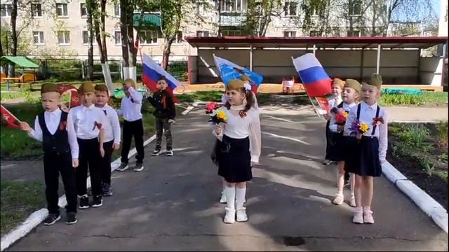 "Песня о мире", Исполняет: Старшая логопедическая группа детского сада, 5 лет