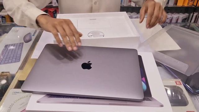 MACBOOK Pro 13 inch 2020