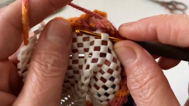 Tığ işi, halı kaydırmaz üzerine, batik ip ile patchwork, kırlent, paspas, seccade yapımı