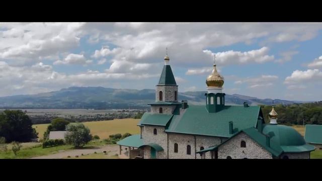 Слава Богу за Всё!! Благодарите Бога за всё... Благодарный не будет нуждаться...
