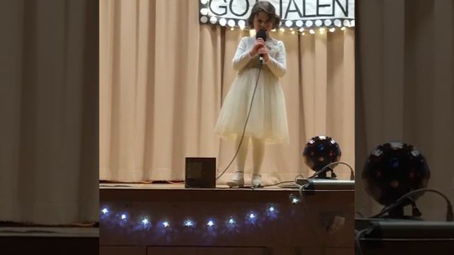 5-yr-old Anja Recites "Sonnet 18" by William Shakespeare