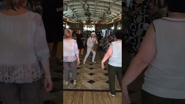 саксофонист Чебоксары Олег Буланов
