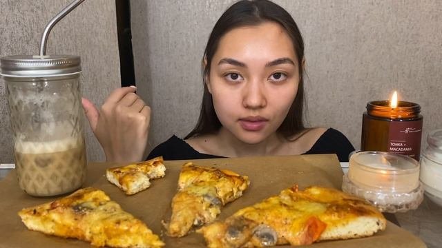 МУКБАНГ  домашняя пицца ?