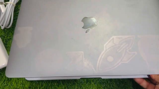 MacBook Pro 2017, i5, 16GB, 512GB, TouchBar -TouchID, All accessories#MacBookPro2017#AppleTech,#IT,