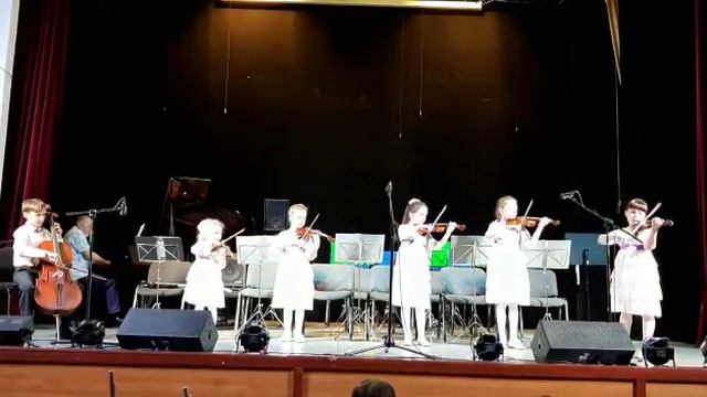 "Моцарт и немного джаза"