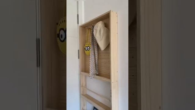Идея для стеллажа. Когда в комнате ограниченно место.