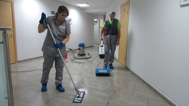 Глубока чистка пола