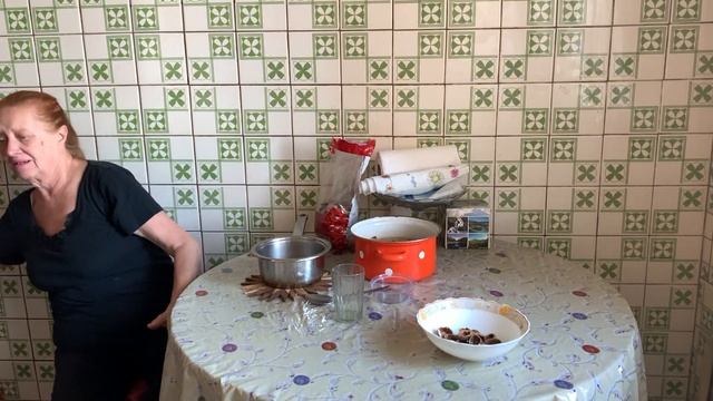 Лечебные свойства грецких орехов: понизить сахар, убрать фибромы, лечение шпор.