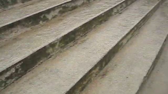 Водопад на ступеньках лестницы Светлогорска