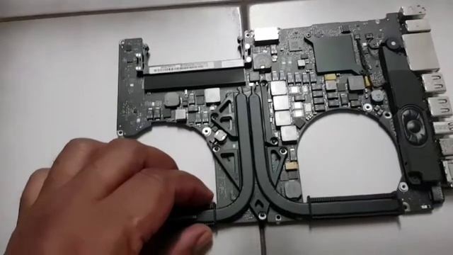 Macbook pro A1286 fex Grafik karte اصلاح كرت الشاشه  للماك بوك