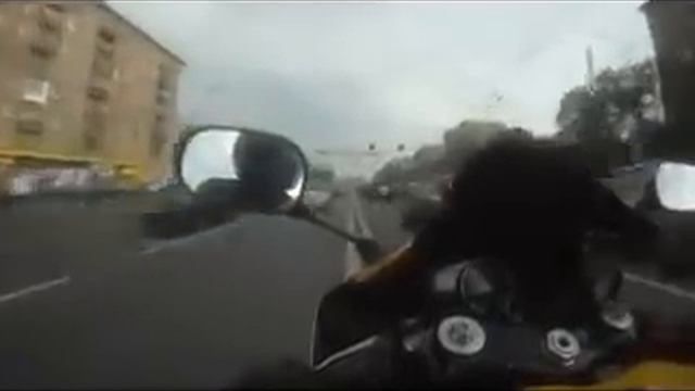 Самое жесткое вождение мотоцикла.240.mp4