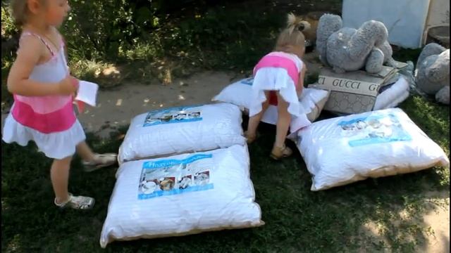 Волшебная коробка Что ты принесла? Видео для детей. Princess Polina and Magic Box.