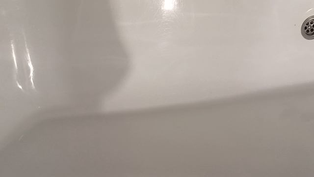 Отполированный акриловый вкладыш на чугунной ванне