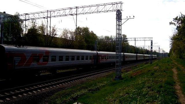 Электровоз ЧС7-??? со скорым поездом №047Ж Балаково - Москва.