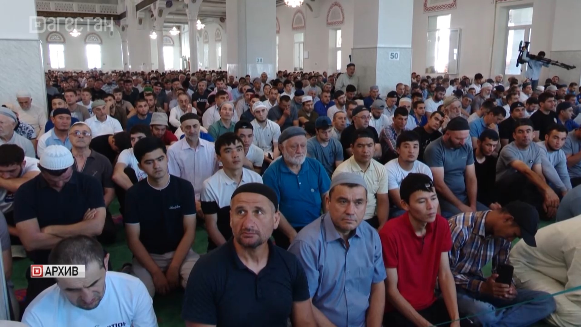 Мусульмане Дагестана отмечают праздник Курбан-байрам