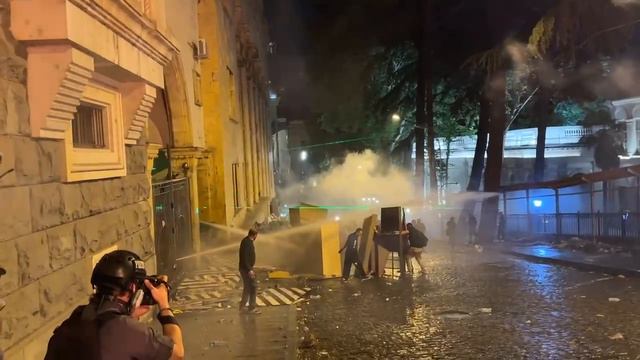 Резиновые пули при разгоне протестов в Тбилиси не применялись, сообщил замглавы МВД Грузии.