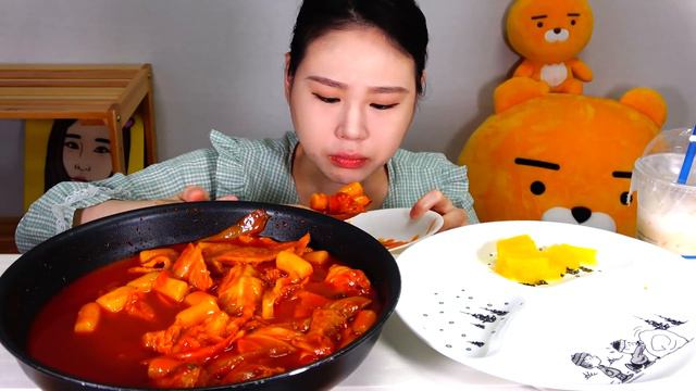 SUB 숟가락으로 떠먹은 국물떡볶이 모듬튀김 먹방 Mukbang Eating Sound