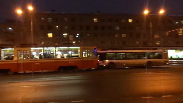 Остановка Санкт-Петербурга 8-20: Наличная ул. / ул. Нахимова (12.03.18)