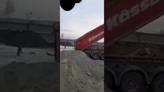 Поставка отсева для строительства