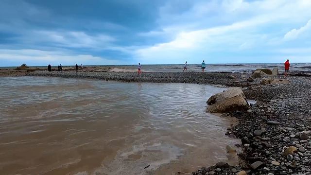 Псезуапсе разлилось сотни деревьев в море бочки тоже! 24.06.2022.ЛАЗАРЕВСКОЕ СЕГОДНЯСОЧИ.