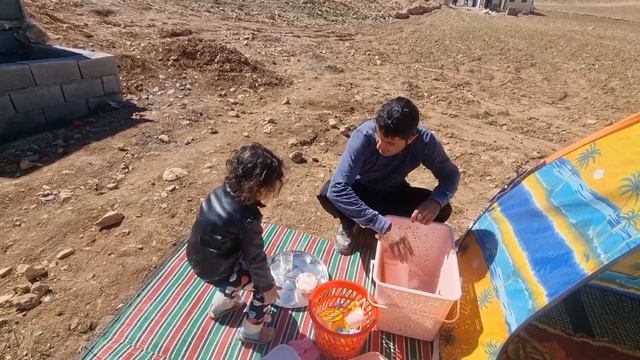 House construction by a nomadic widower and his daughter Ava