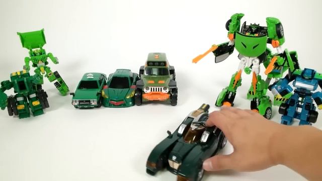 Зеленые роботы-спасатели Карбот Тобот