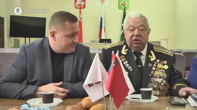 Михаил Ждан встретился с Советом ветеранов округа