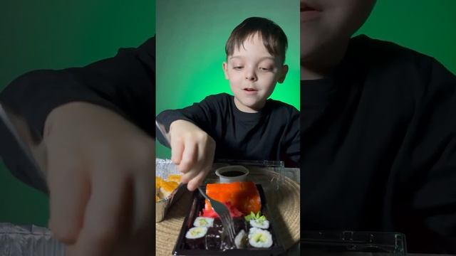 Пробуем суши от my box