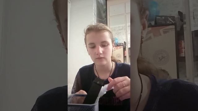 АсмрAsmr триггеры :крема сыворотки маски для лица?