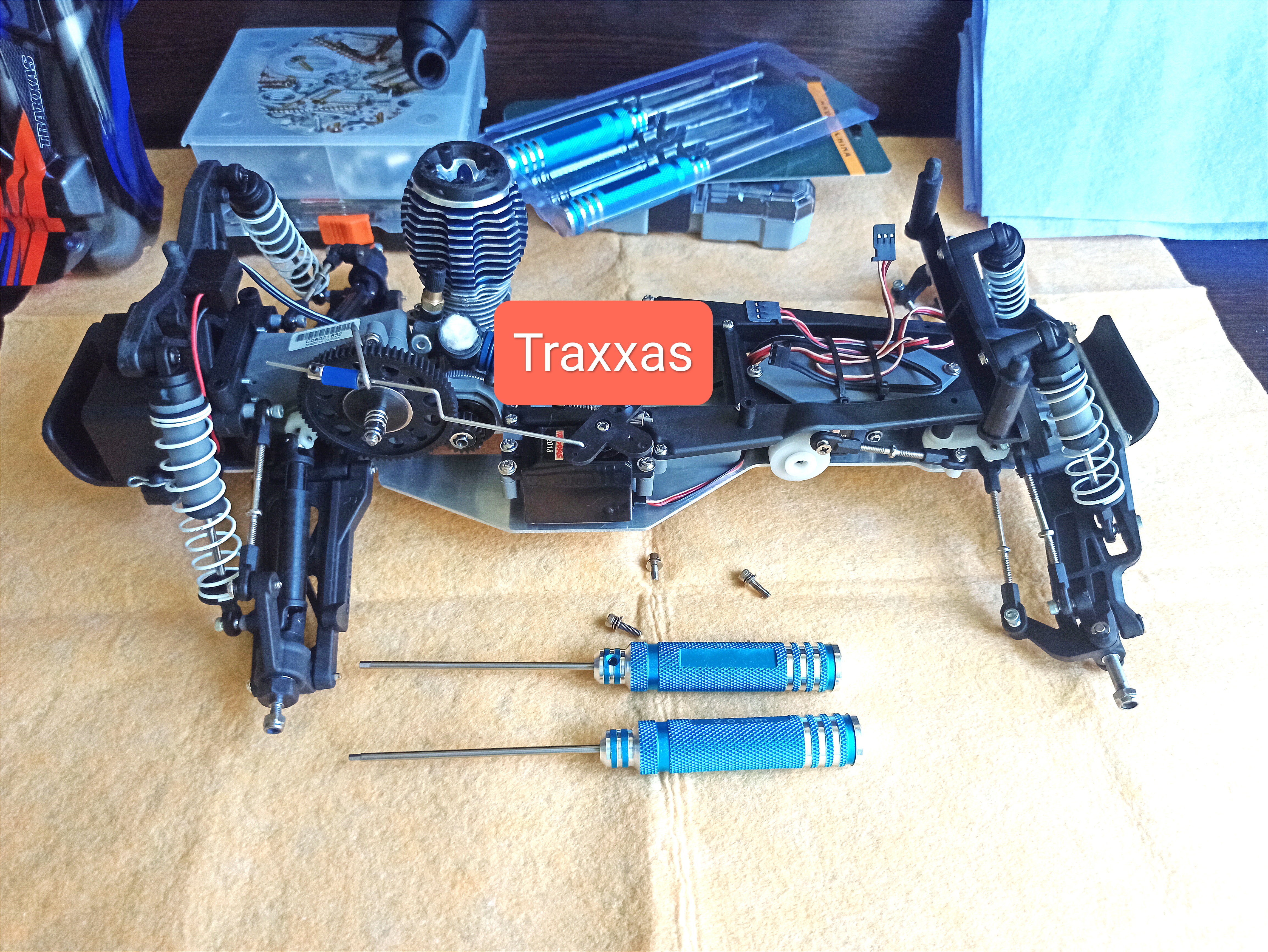 RC Traxxas 1/10 почти готовая шасси модели.