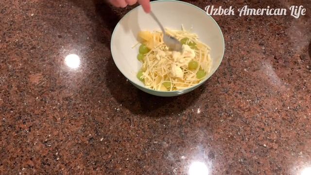 Салат необычный из ананаса