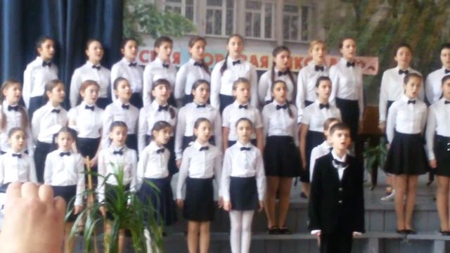 Поют "Крейсер аврора"