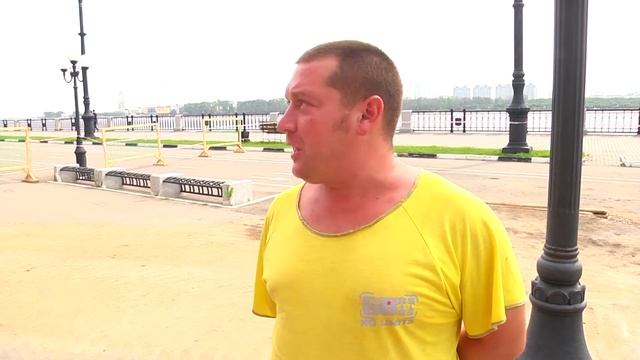 На набережной Амура началось строительство площадки для пляжного волейбола