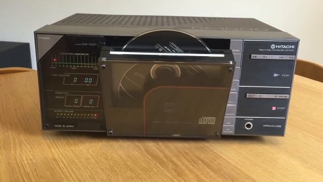 Hitachi DA-1000 loading