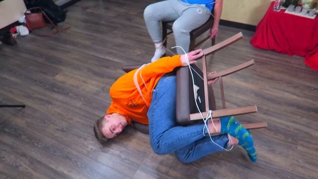 ПОПРОБУЙ ВЫБРАТЬСЯ ИЗ ЛОВУШКИ ⛓ УПАЛ СО СТУЛОМ ? ПРОВЕРКА ГОЛЛИВУДСКИХ ЛАЙФХАКОВ