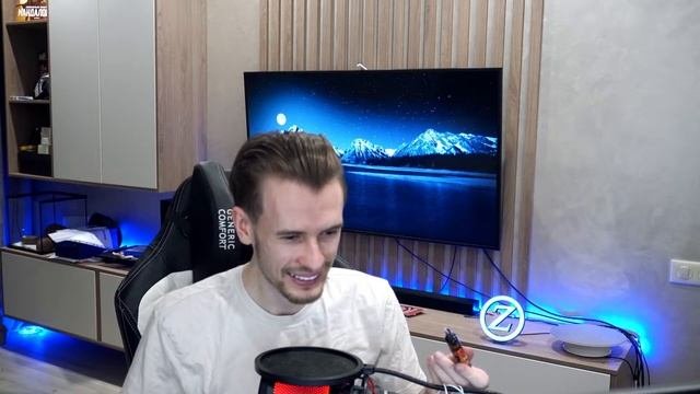 Заквиель пробует курить...