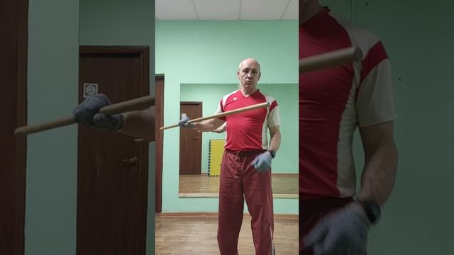 Качаем мышцы палкой