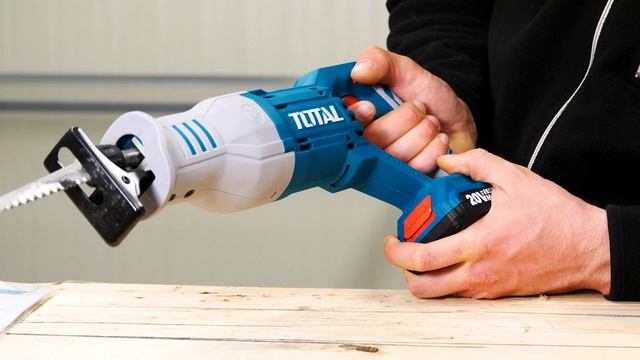 Fierastrau sabie TOTAL 20v
