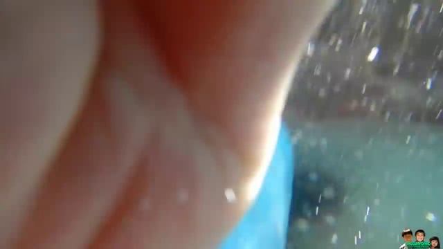 Testing Nikon Coolpix AW100 Waterproof Camera Underwater (Swimming Pool)