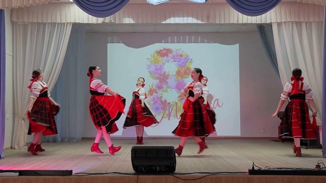 Ансамбль Народного танца ＂Талисман＂ -＂Озорные дробушки＂#upskirt#русский#танец