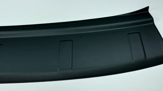 REAR BUMPER GUARD VOLVO XC60 2013+ / OCHRONNA LISTWA ZDERZAKA TYLNEGO VOLVO XC60 2013+
