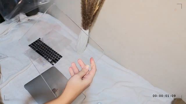 MacBook Pro 2020 M1 Unboxing of Accessories from Shopee